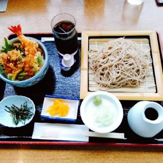 口コミで食べに行ったらお値段なんと！のサムネイル画像